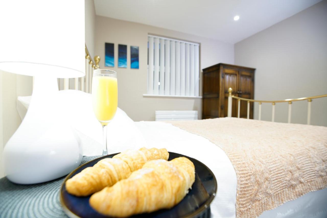 Seafarer'S View - 6 Bedroom Townhouse In Cowes, Parking & Seaviews. كاوز المظهر الخارجي الصورة